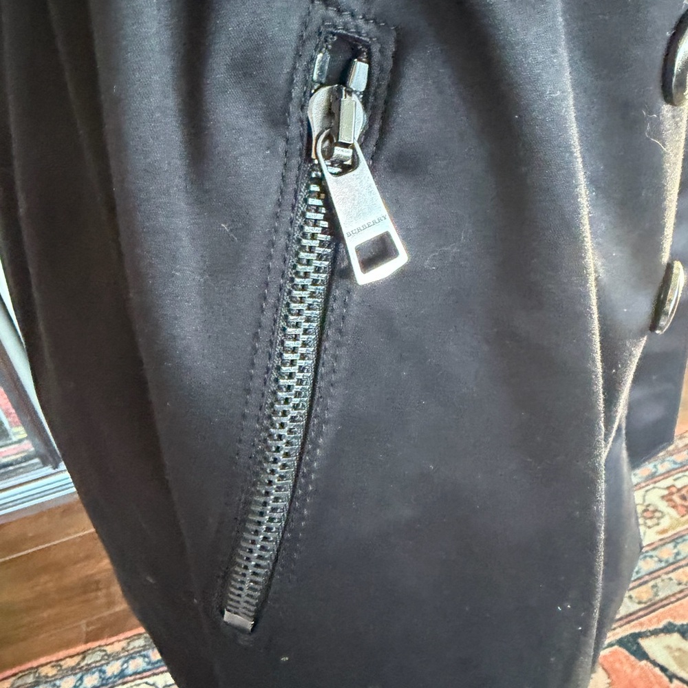 Burberry black Double-Breasted Trench Coat - Picture 12 of 13